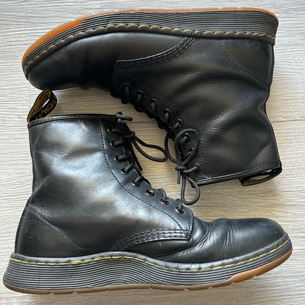 [9] Dr. Martens Vintage Women’s Black Leather Lite Boots 1460 Newton Style